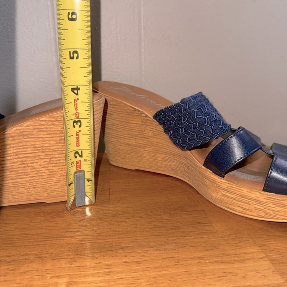 Italiana by Italian Shoemakers • Mandii Wedge Sandals - Picture 9 of 10